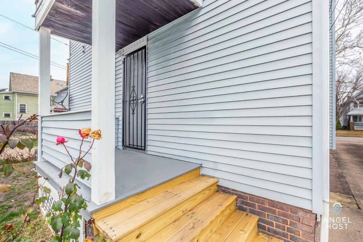 Beautifully Remodeled Duplex Apt In West Blvd Cleveland Exteriör bild