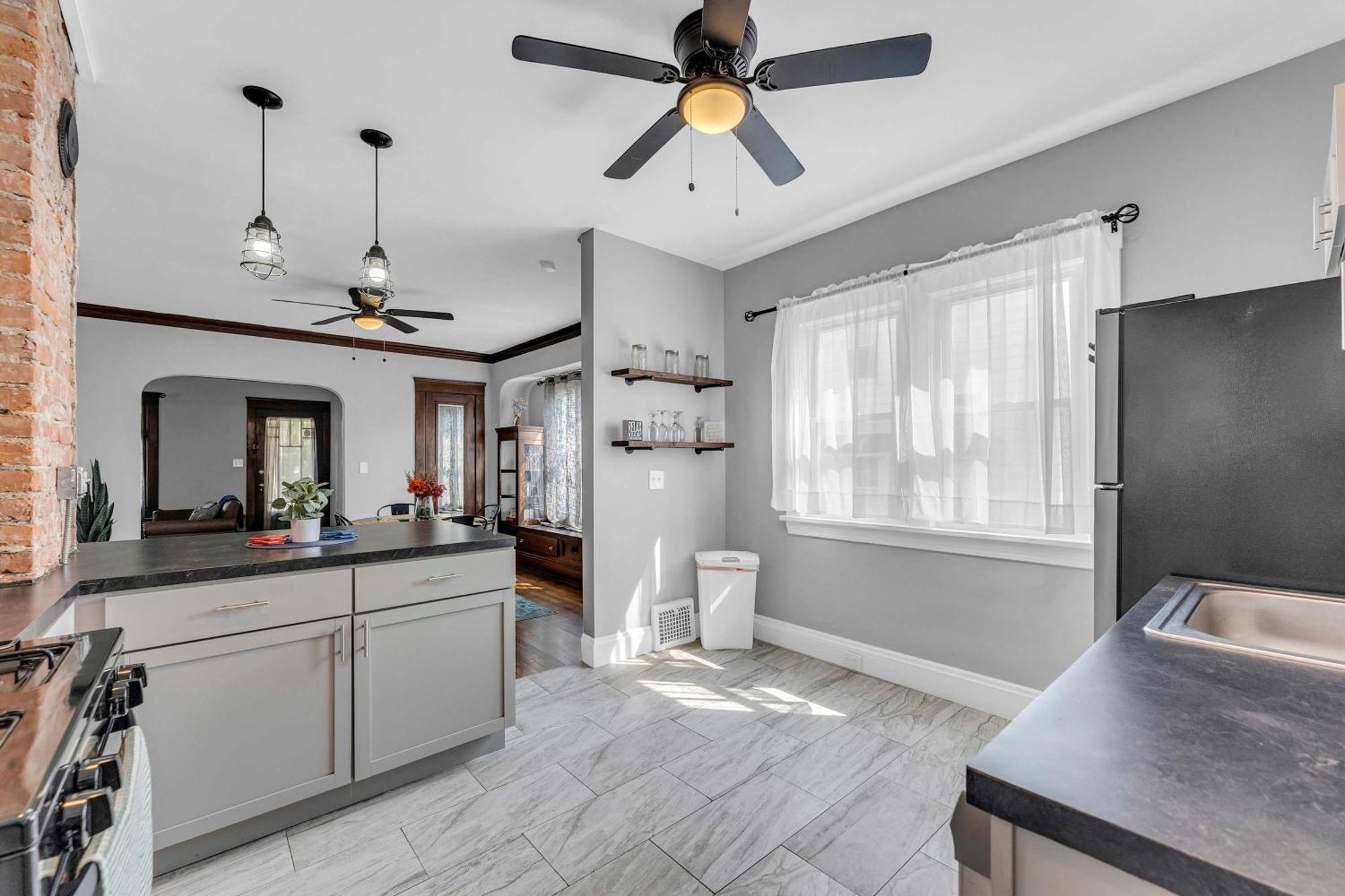 Beautifully Remodeled Duplex Apt In West Blvd Cleveland Exteriör bild