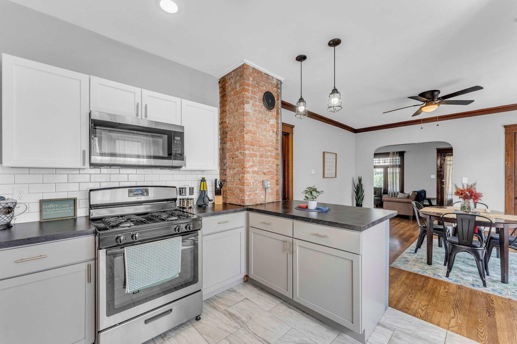Beautifully Remodeled Duplex Apt In West Blvd Cleveland Exteriör bild