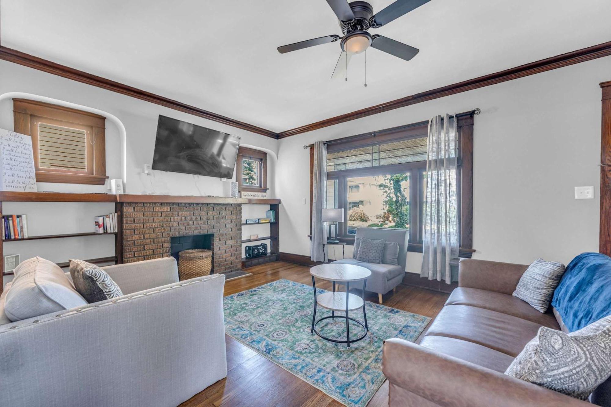 Beautifully Remodeled Duplex Apt In West Blvd Cleveland Exteriör bild