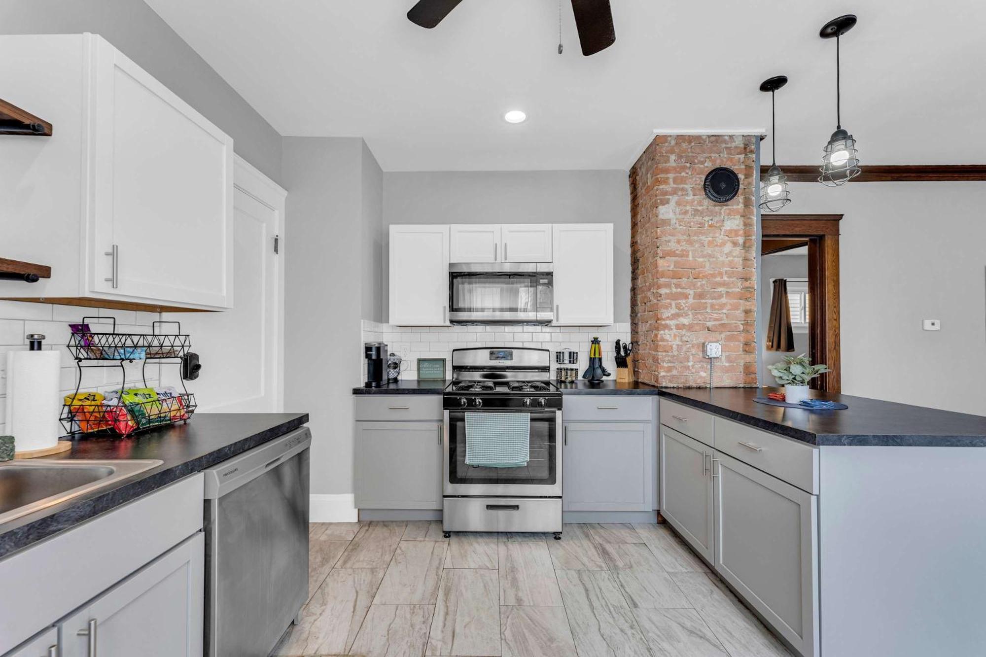 Beautifully Remodeled Duplex Apt In West Blvd Cleveland Exteriör bild